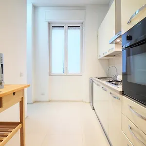 contempora-apartments-cavallotti-13-b31.italymilanhotels.net/