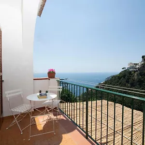 amalfi-venere-house-balcony-seaview.hotels-amalfi.com/